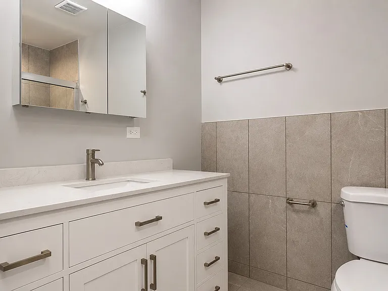 342 E Russell St #2 — Photo 5