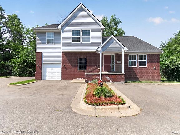 2nd image of 2042 Decker Rd
