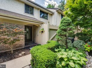 18 Pine Woods Ct, Reading, PA 19607