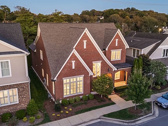 4th image of 105 Ransom Ave