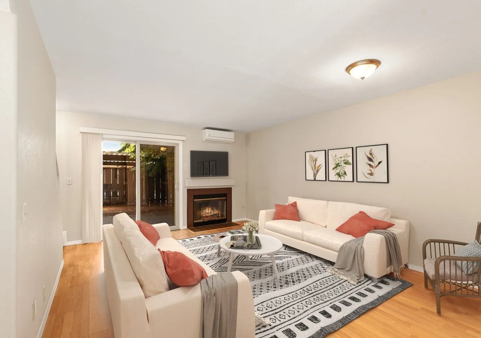 Casa Lane Townhomes — Photo 3