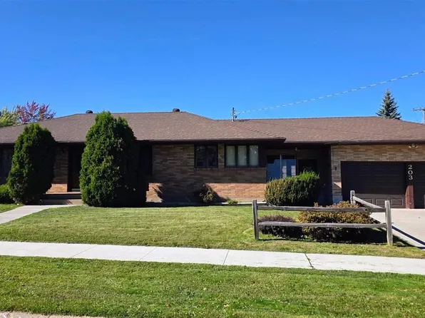 203 Access Dr, Hibbing, MN 55746