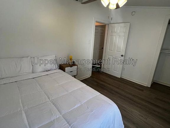 5th image of 7710 Oak St