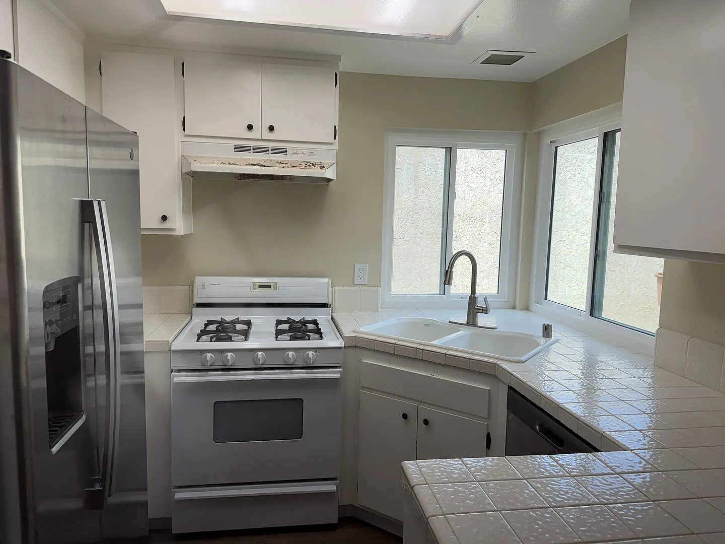 Ventura Village - Two bedroom, two bath home! — Photo 3