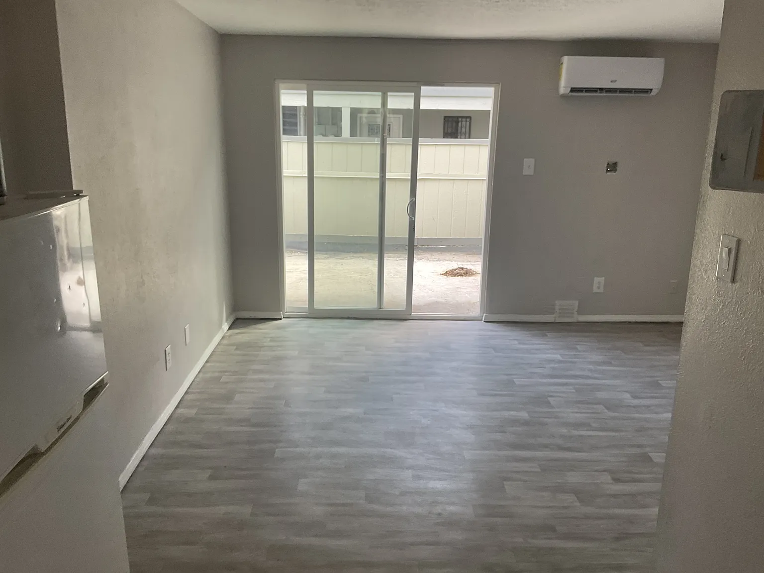318 Princeton Drive Southeast — Photo 3
