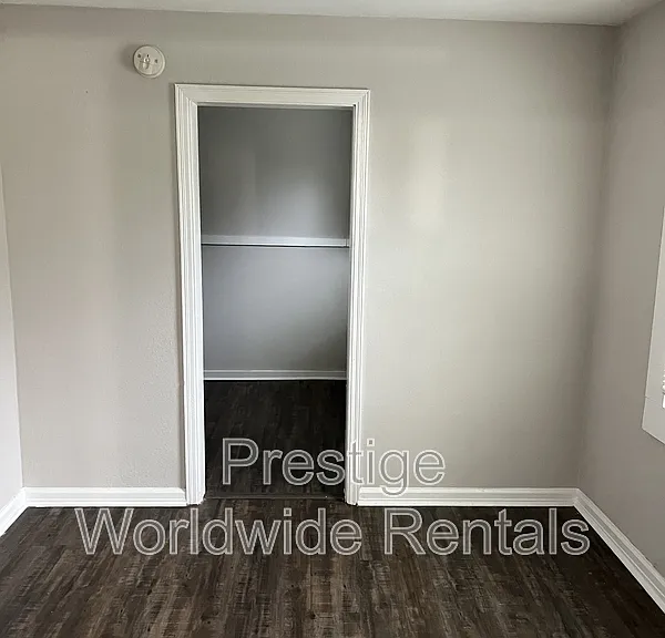 3028 Meade St — Photo 4