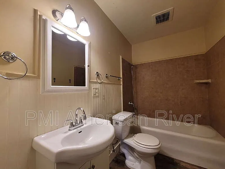 4413 Parker Ave — Photo 13