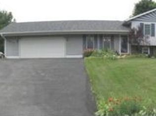 24119 Hillcrest Dr, Sterling, IL 61081