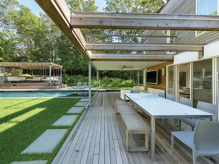 18 Oyster Pond Ln — Photo 6
