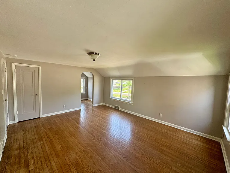 1134 Colonial Blvd NE — Photo 16