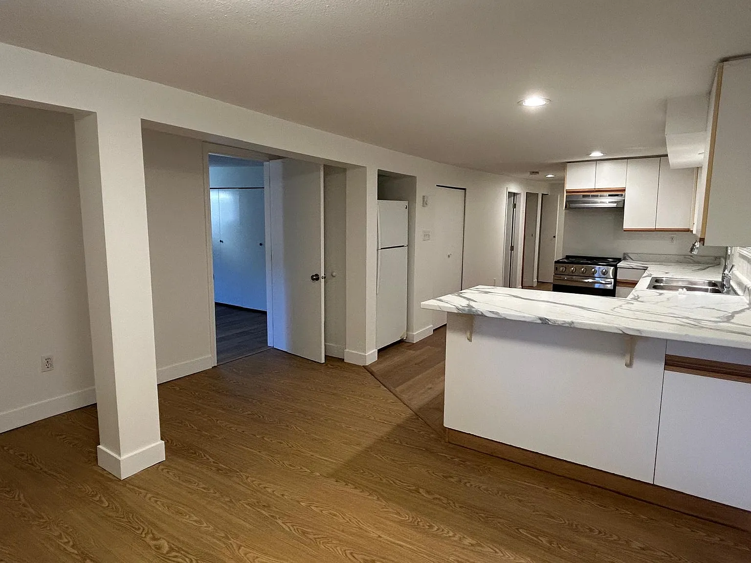 2 bed, 718 sqft, $2,750 — Photo 2