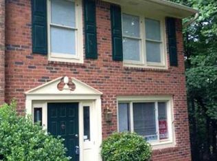 900 Chippendale Ln, Norcross, GA 30093