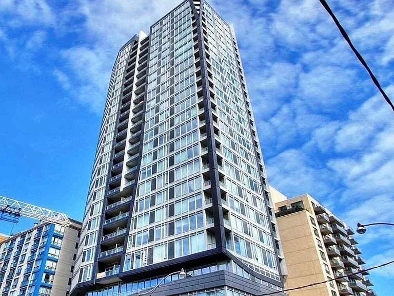 68 Shuter St #1811 — Photo 1