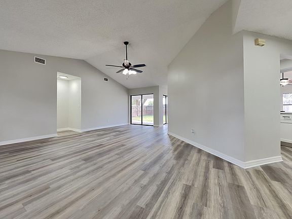 3rd image of 1218 Golden Pond Ln