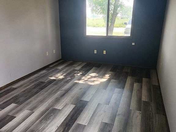 2nd image of 865 Leola Ave #B-3