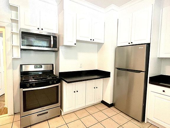 5th image of 642 W Side Ave Floor 1