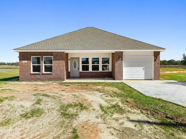 32 Rawls Rd, Perkinston, MS 39573