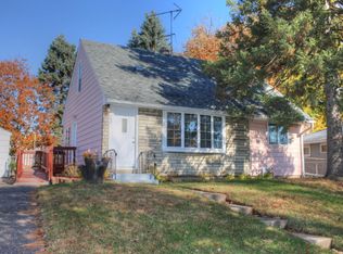 109 Mount Vernon Ave E, Maplewood, MN 55117