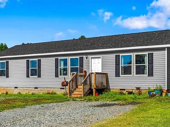3rd image of 243 Blue Rose Ln
