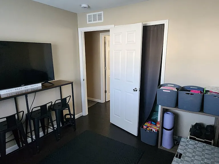 649 Oswego Ave — Photo 23