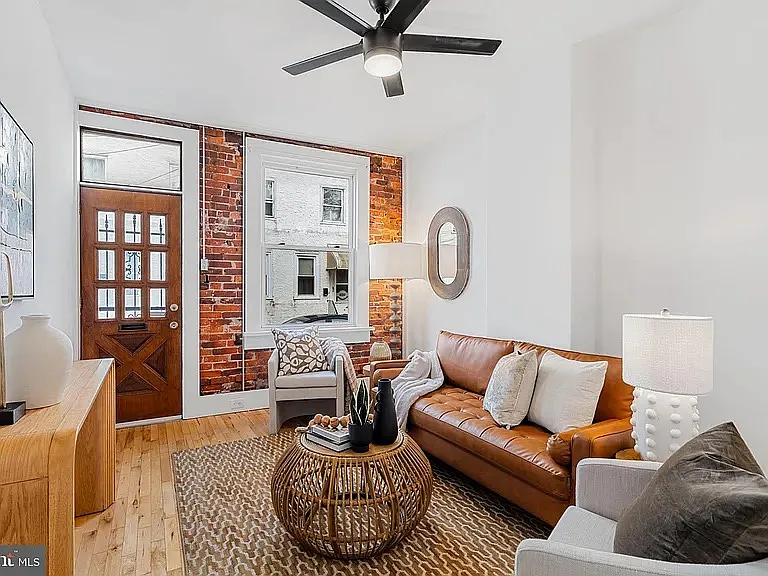 2 bed, 927 sqft, $2,375 — Photo 3