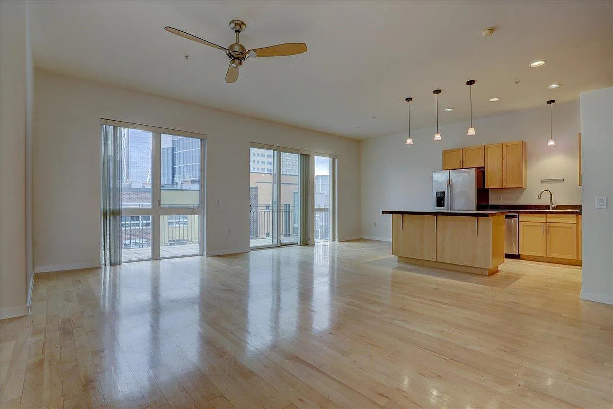 Building Photo - 1438 Little Raven St #410
