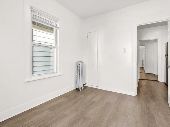 7-06 College Point Boulevard image 7 of 44