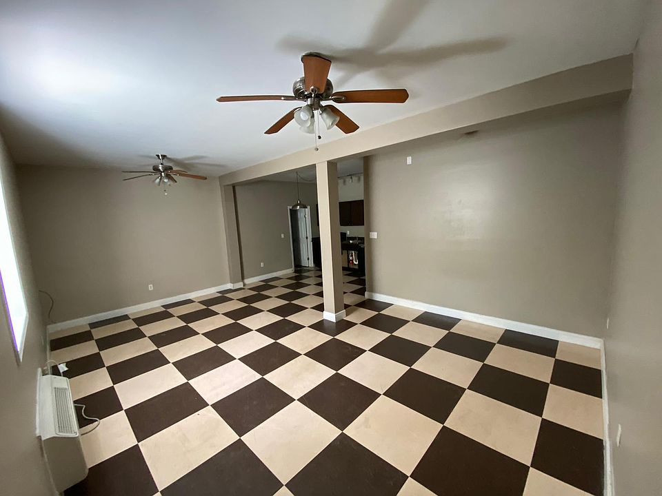 1st image of 423 S Lopez St #2