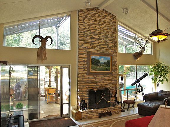 4th image of 33 Woodcreek Dr