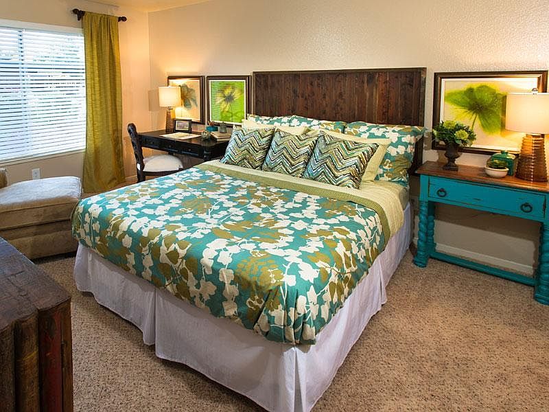 Large bedrooms with oversized closets and/or walk in closets *select units