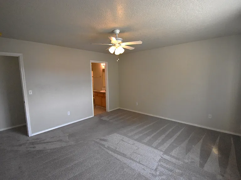 3222 S Lindsay Ave — Photo 14