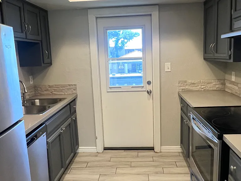 1927 E Hampton Ave #257 — Photo 6