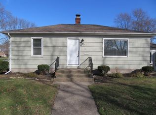 3425 S Schultz Dr, Lansing, IL