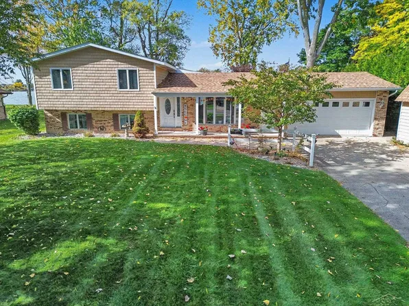2898 Evergreen Dr, Bay City, MI 48706