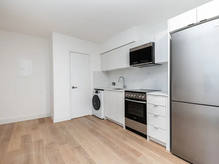 28 Maynard Ave #50109A-303 — Photo 3