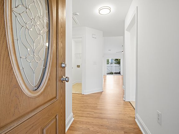 4th image of 3253 Walter Dr