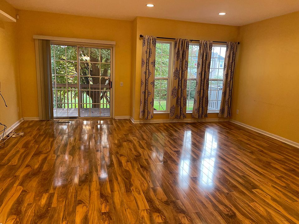 Living Room (Main Level)