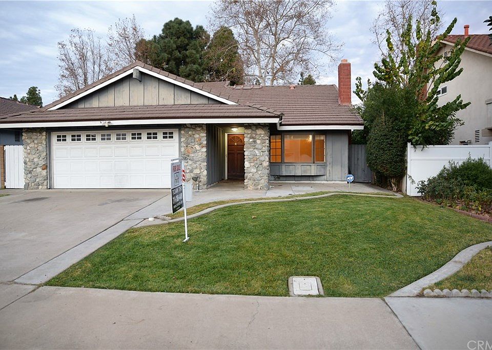 1st image of 14132 Moore Ct