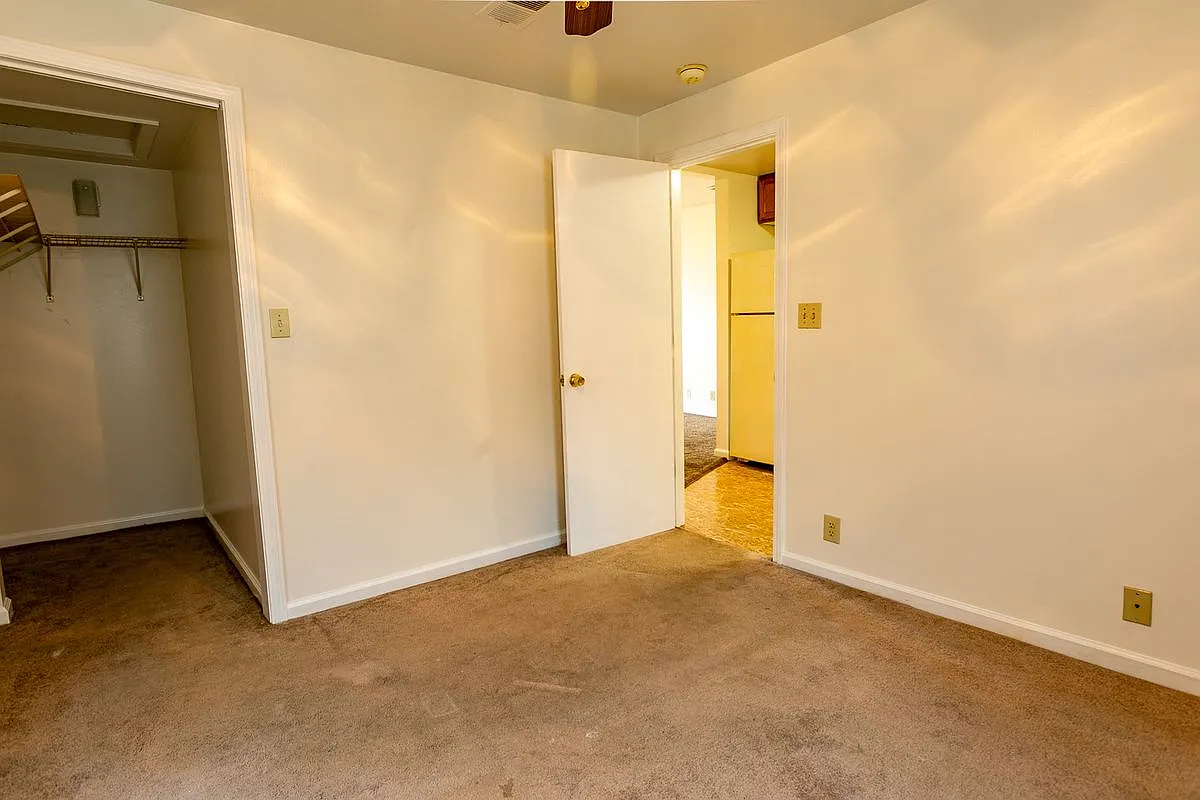 Building Photo - 105 E 30th St #1C