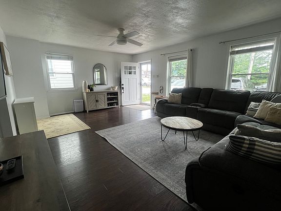 4th image of 614 Mason St