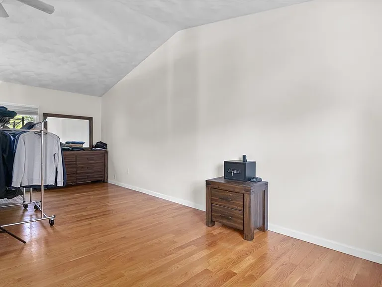 146 Dana Ave #R — Photo 17