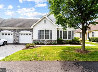 37 Goldfinch Dr, Hamilton, NJ 08690