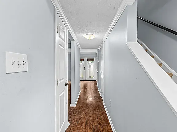 2 bed, 960 sqft, $2,000 — Photo 2
