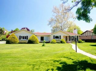 801 S Edgewood Ln, Mount Prospect, IL