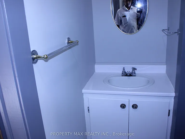 5363 Davis Dr — Photo 16