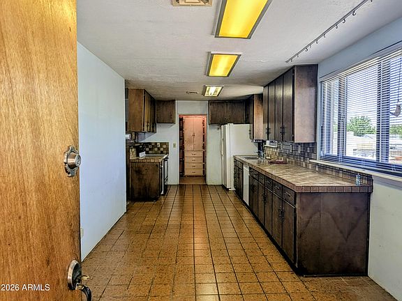 4th image of 716 North Avenue