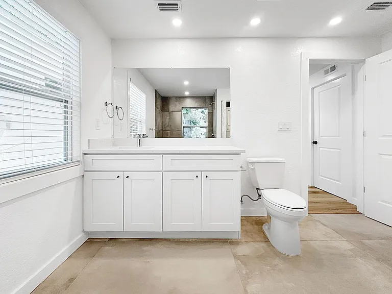 4631 Queensboro Ave S — Photo 14