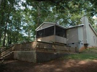 114 Lake Hills Dr, Townville, SC 29689