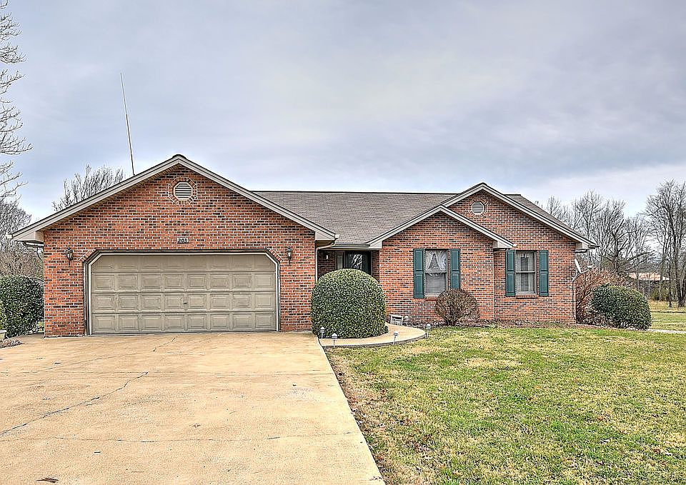 1st image of 203 Robin Hood Ln