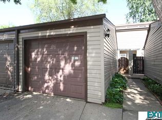 4311 Allendale Ct, Lincoln, NE 68516